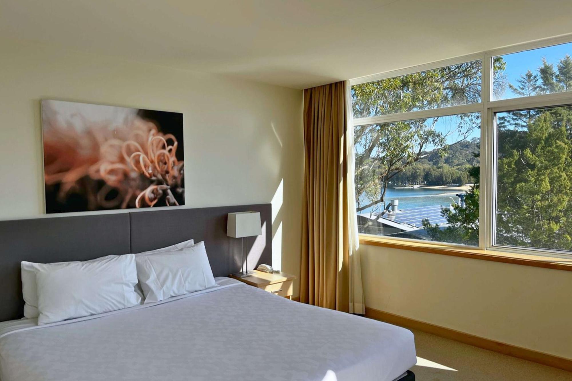 Mirage Hotel Newport Ngoại thất bức ảnh
