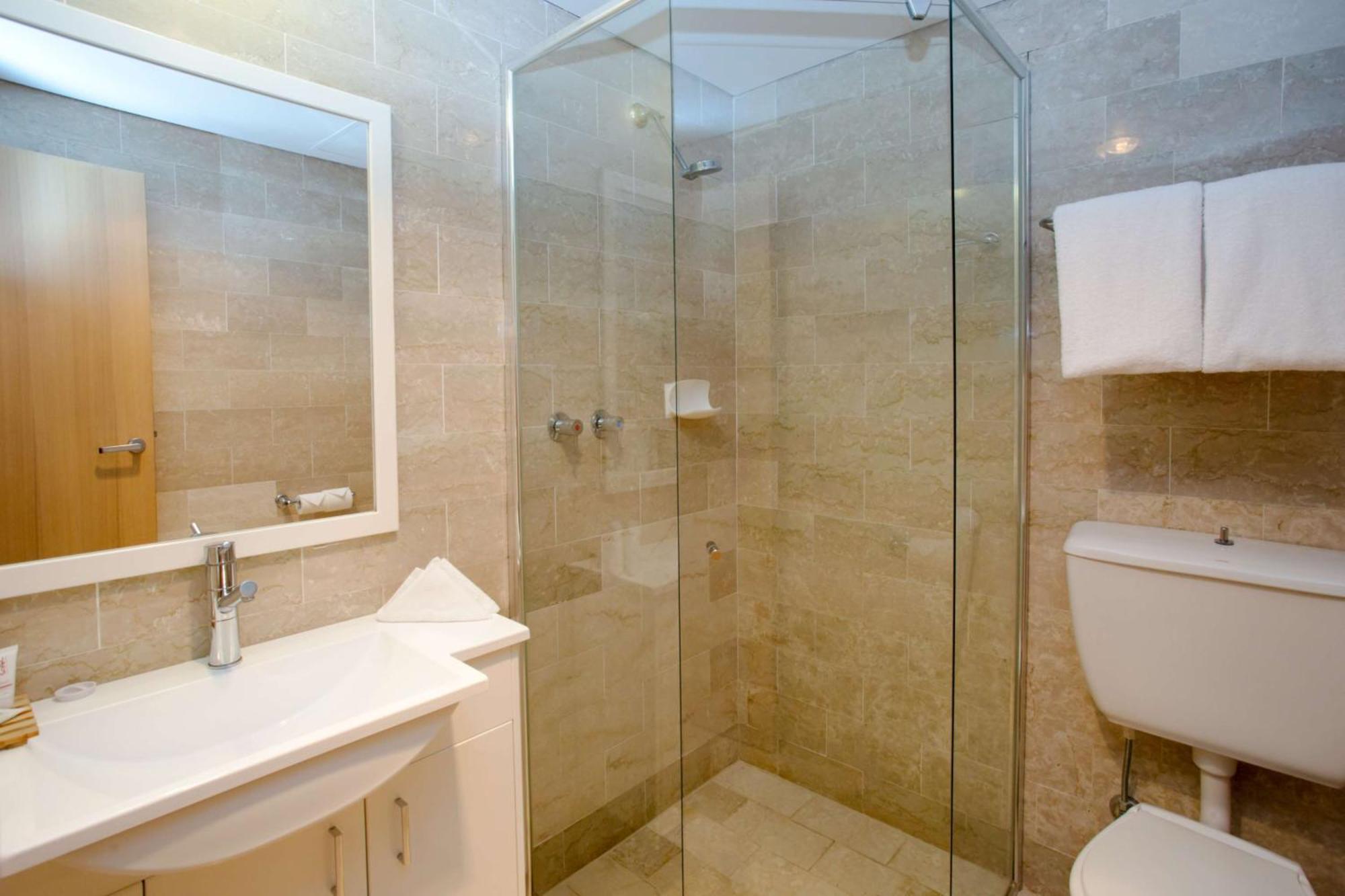 Mirage Hotel Newport Ngoại thất bức ảnh