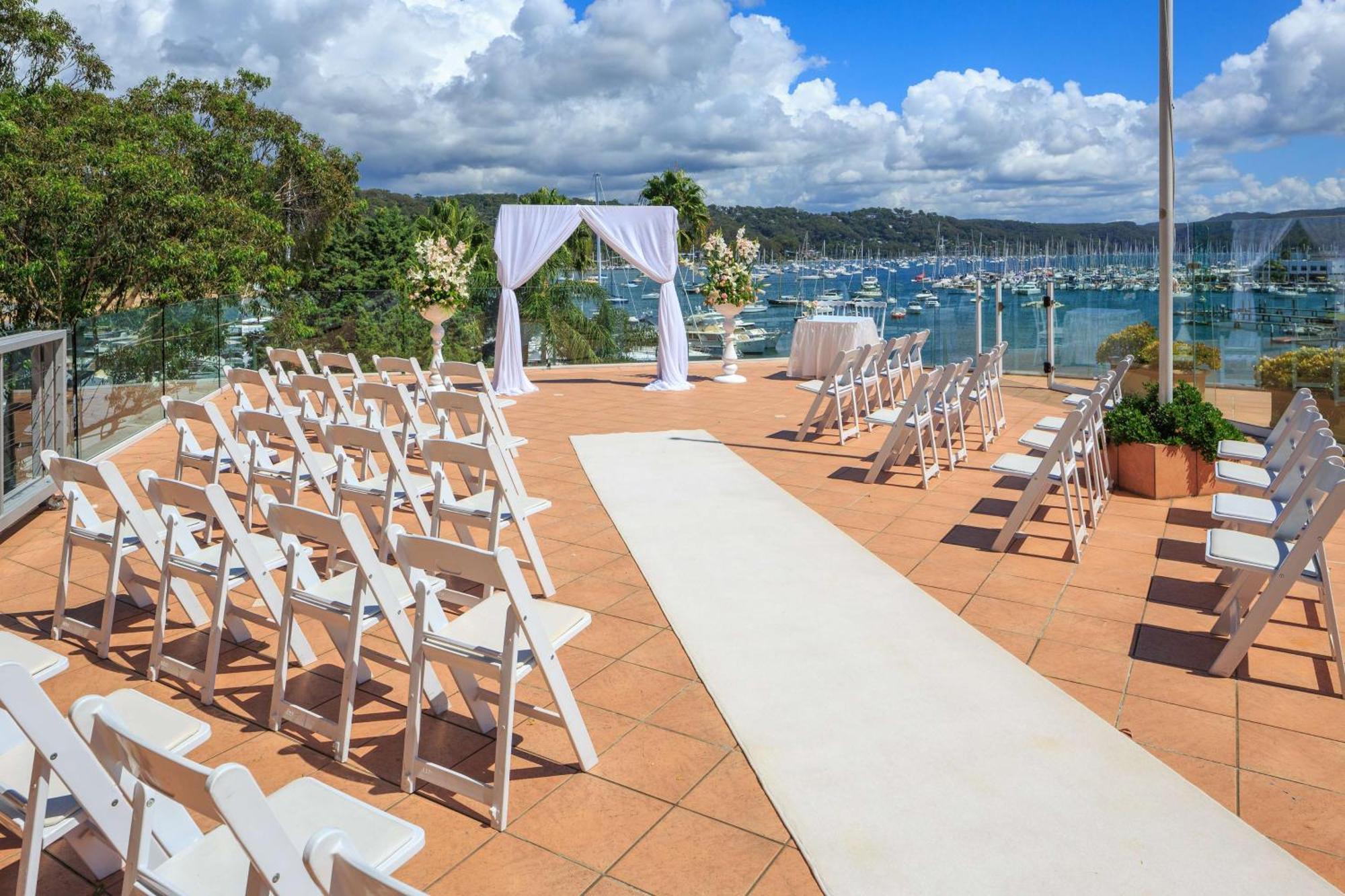 Mirage Hotel Newport Ngoại thất bức ảnh