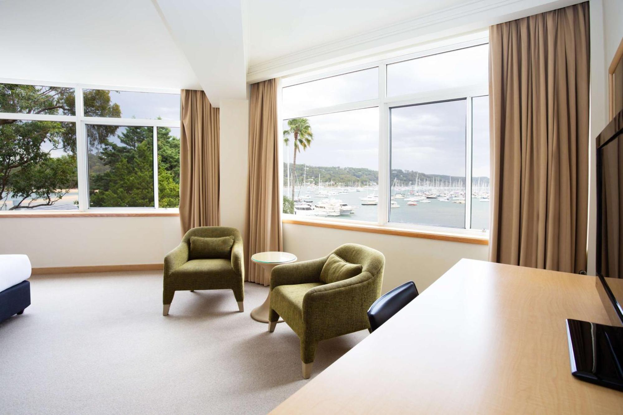Mirage Hotel Newport Ngoại thất bức ảnh