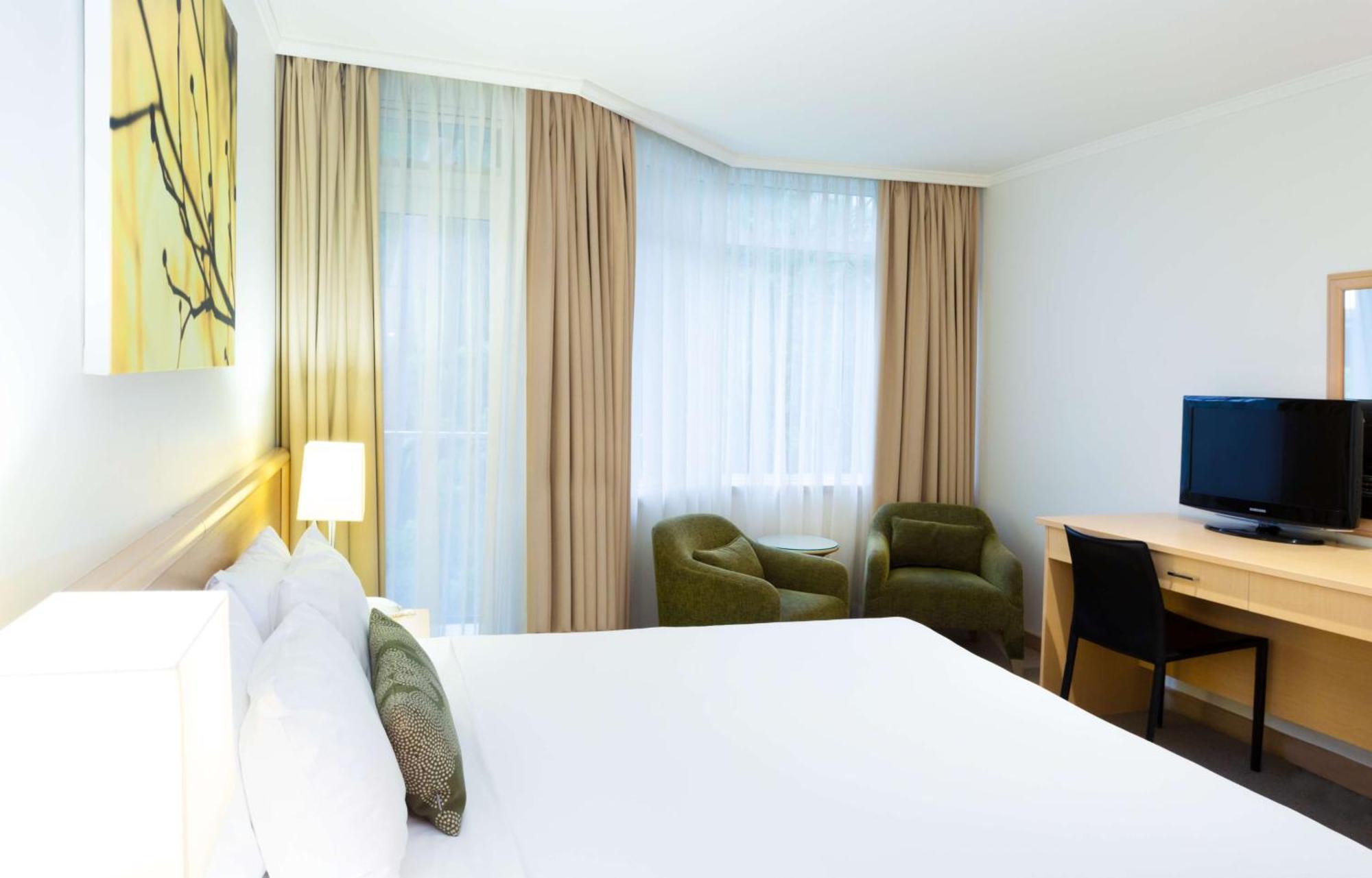 Mirage Hotel Newport Ngoại thất bức ảnh