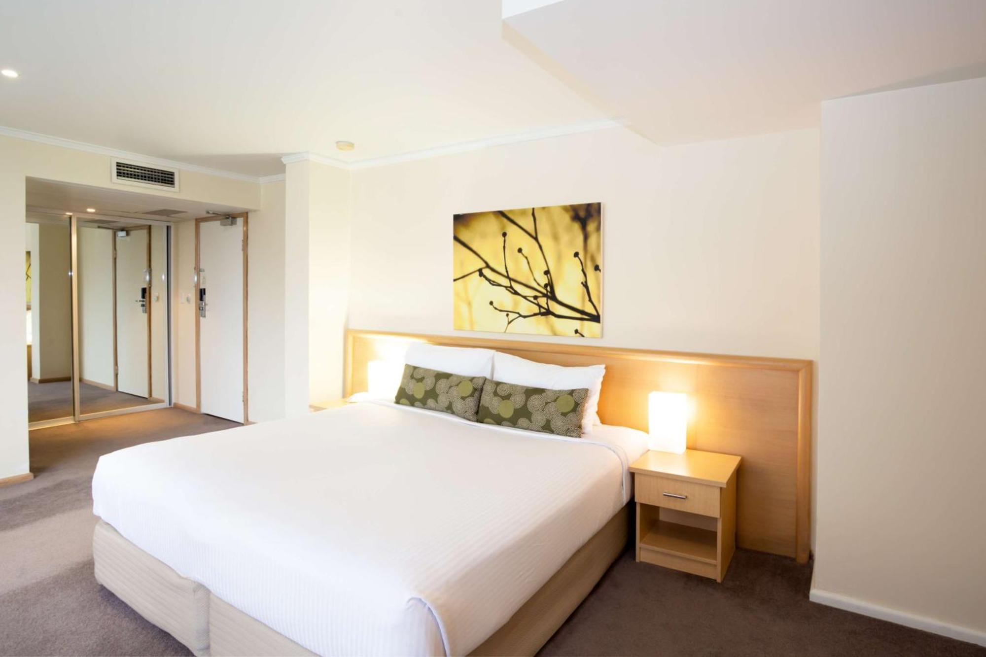 Mirage Hotel Newport Ngoại thất bức ảnh