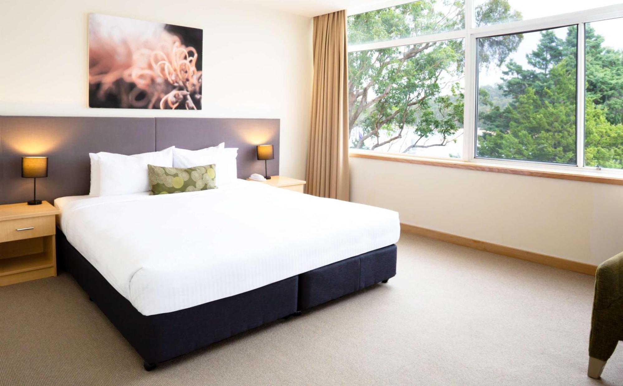Mirage Hotel Newport Ngoại thất bức ảnh