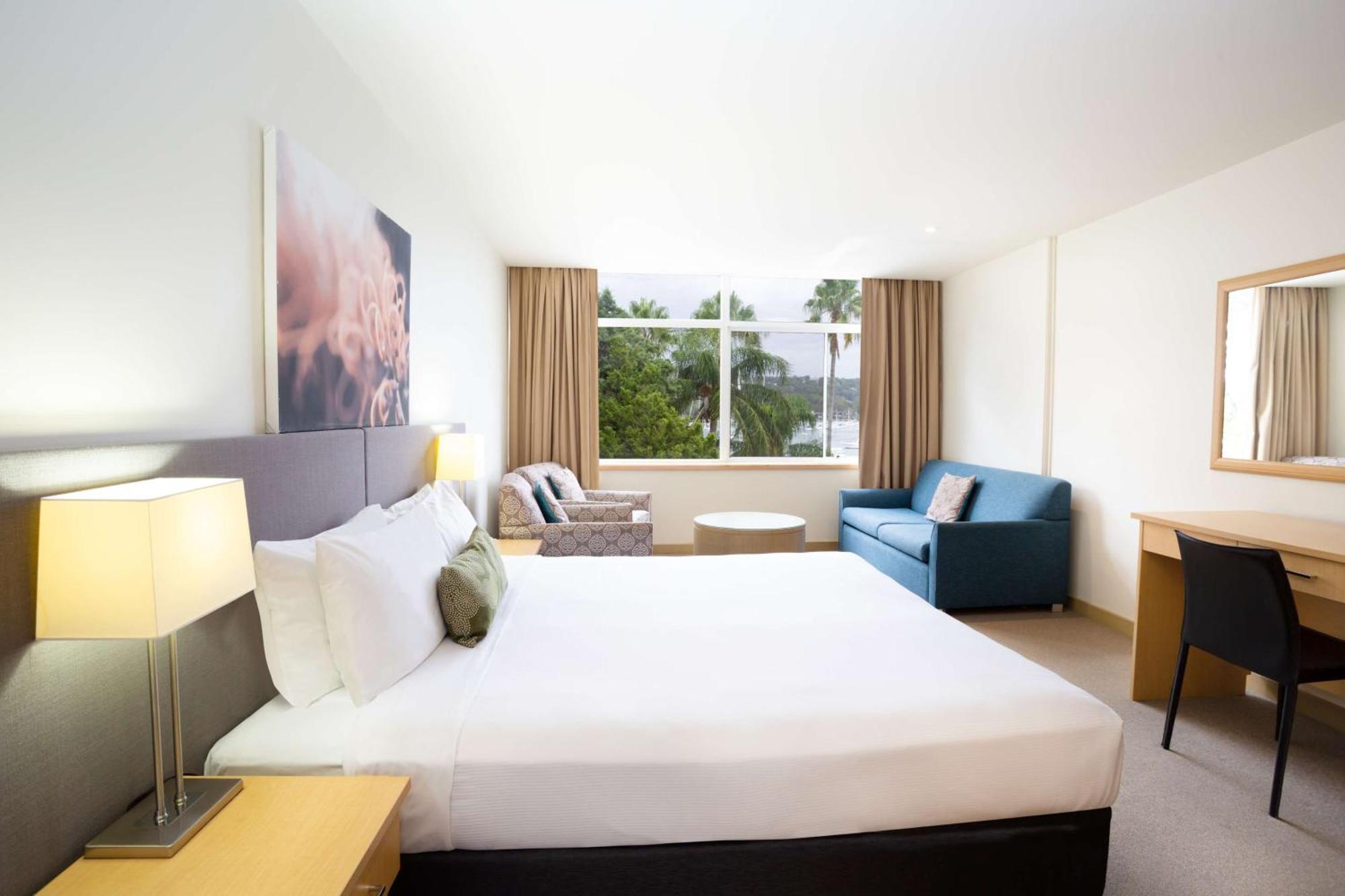 Mirage Hotel Newport Ngoại thất bức ảnh