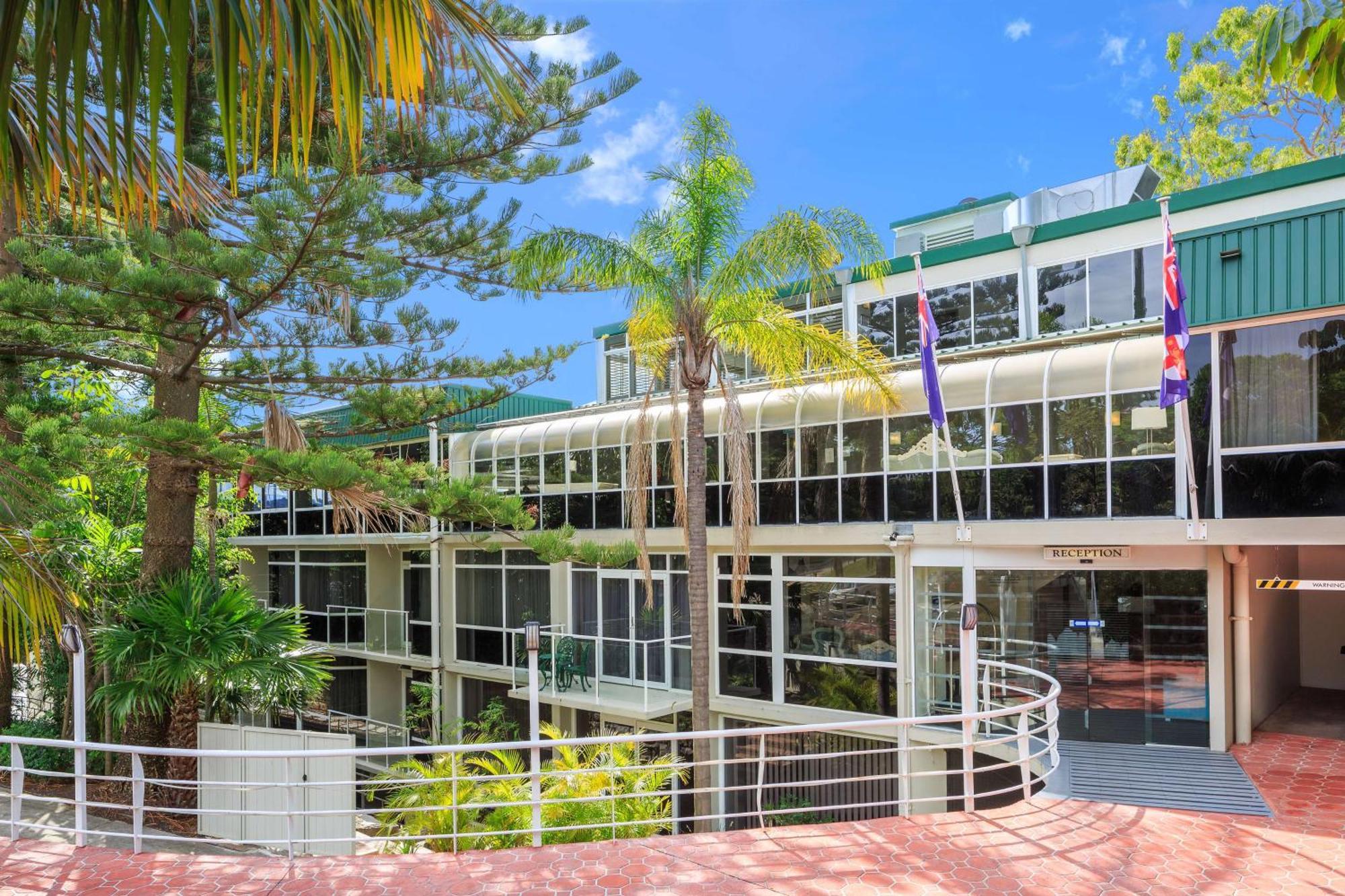 Mirage Hotel Newport Ngoại thất bức ảnh