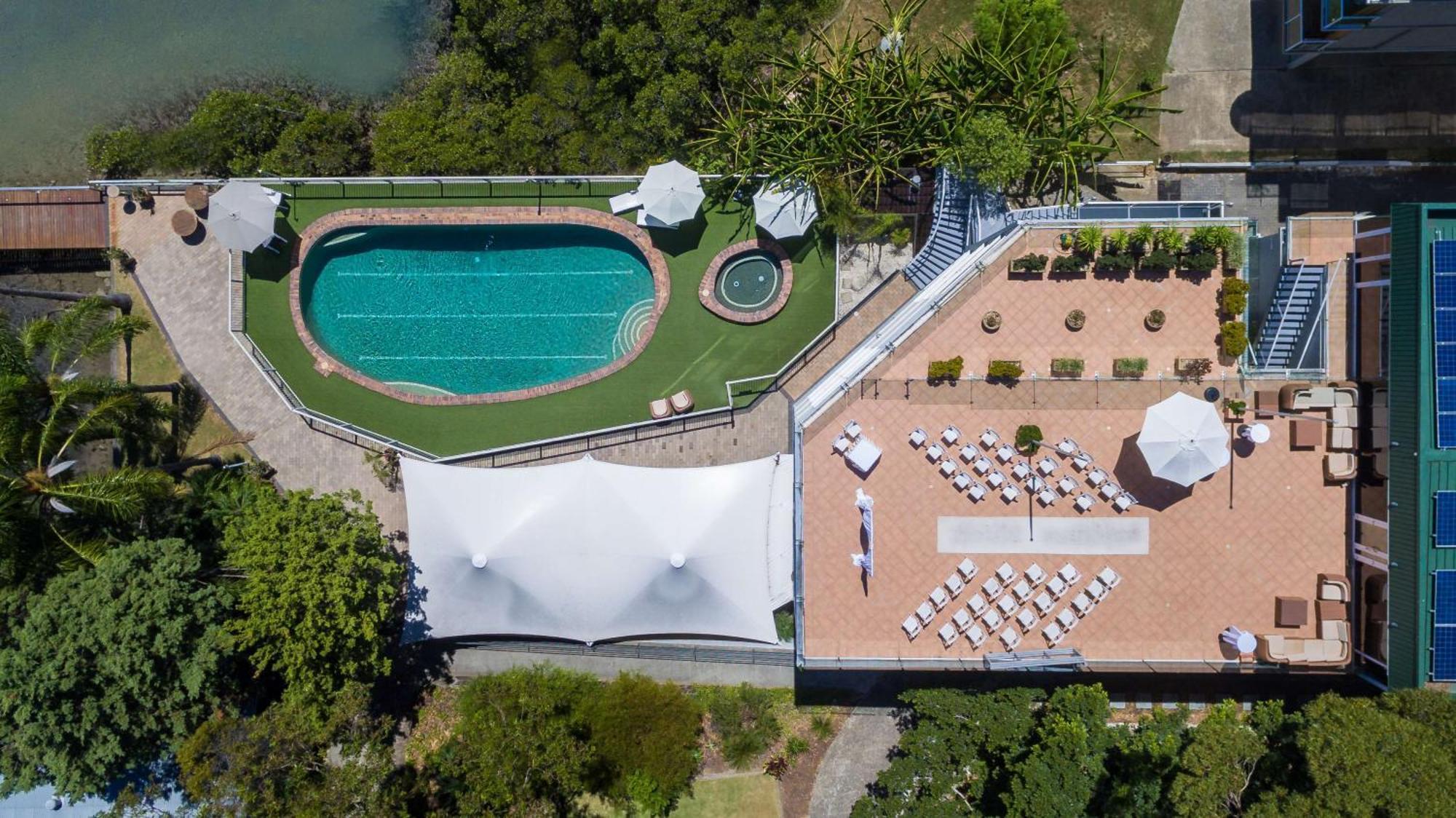 Mirage Hotel Newport Ngoại thất bức ảnh