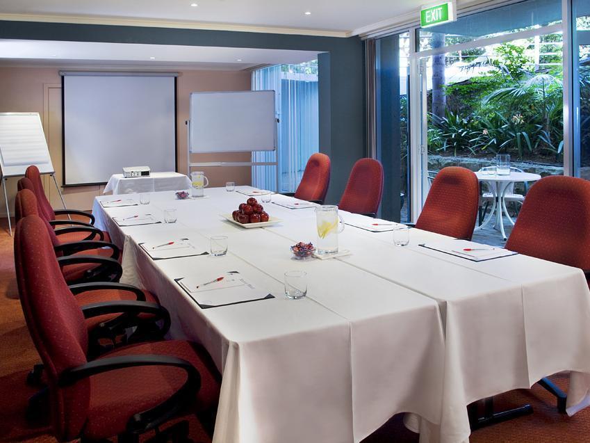 Mirage Hotel Newport Ngoại thất bức ảnh